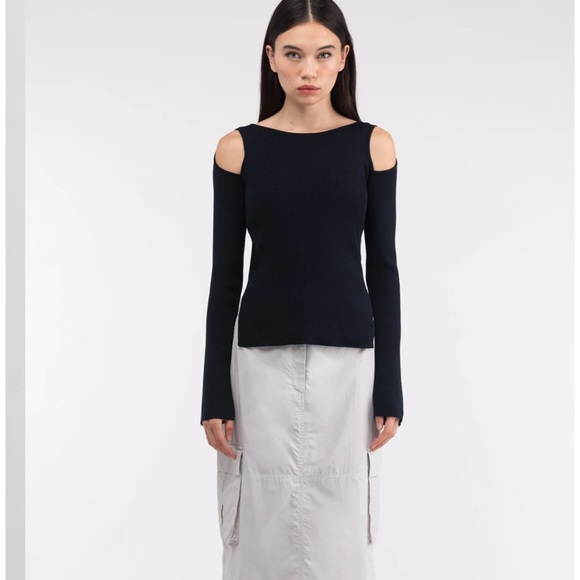 NWT Oak + Fort Ribbed Shoulder Cut Out Long Sleeve - Picture 5 of 6